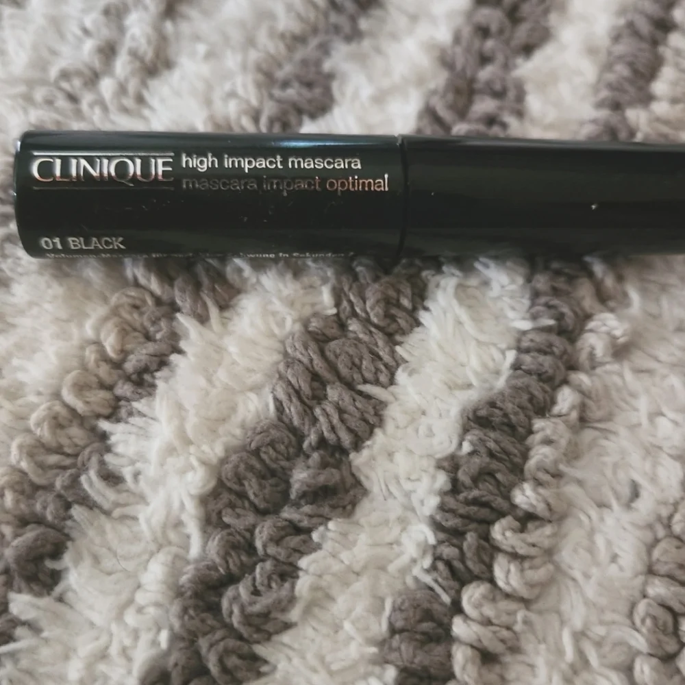 Christmas price reduction sale. NWT Clinique Makeup Moisture Surge gift set - Picture 7 of 8